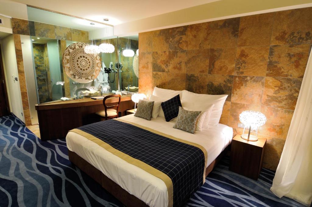 Hotel Cascade Resort & Spa Demjén Quarto foto
